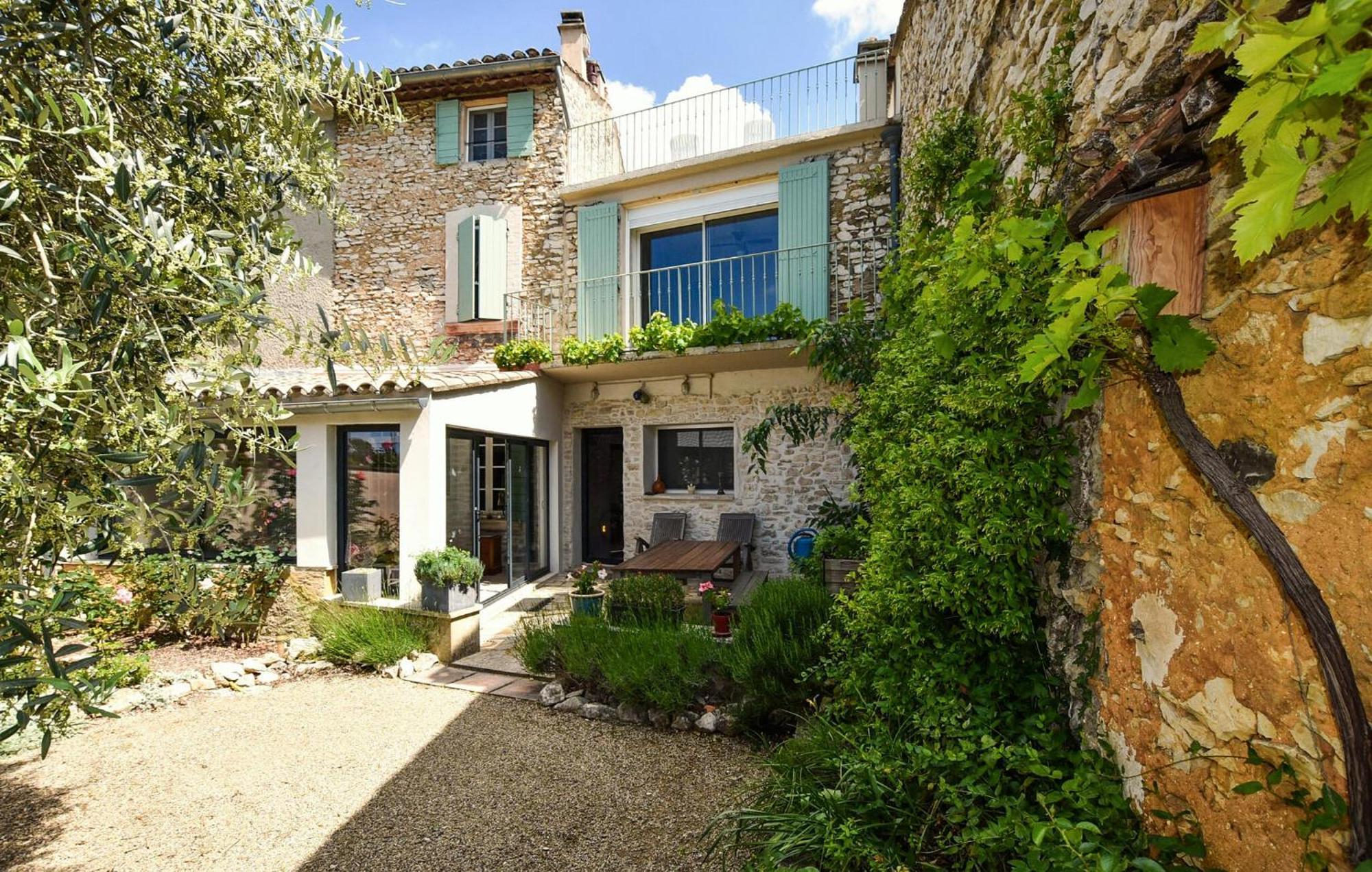 2 Bedroom Gorgeous Home In Villes-Sur-Auzon Bagian luar foto