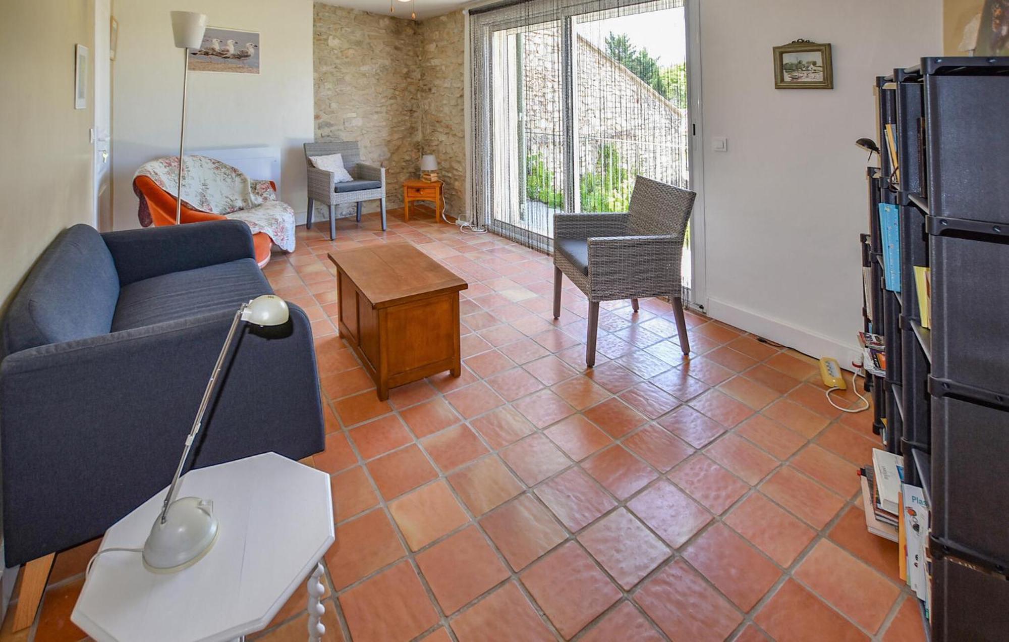 2 Bedroom Gorgeous Home In Villes-Sur-Auzon Bagian luar foto